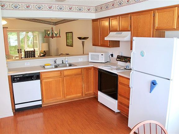 2nd image of 32688 Oak Park Dr