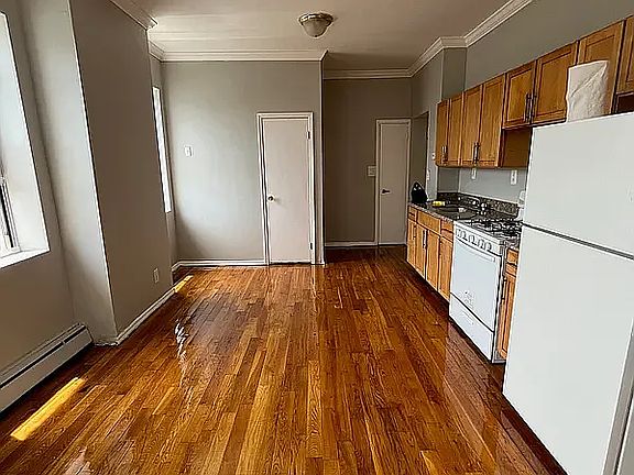 3rd image of 57 Tapscott St #3G