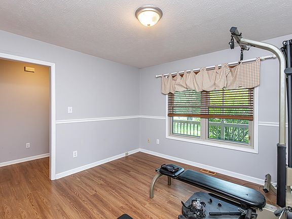 5th image of 1013 Diamond Brook Dr
