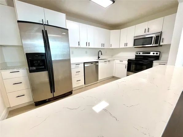 19390 Collins Ave, Sunny Isles Beach, FL