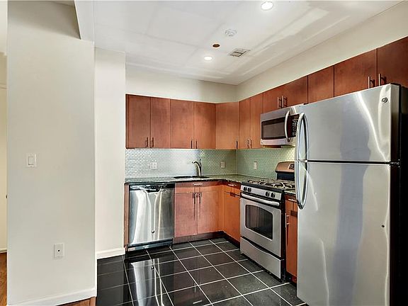 2nd image of 23 Water Grant St APT 1J