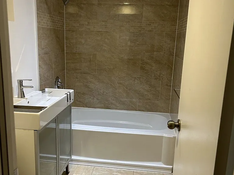 107 Brookhaven Dr #LOWER — Photo 21