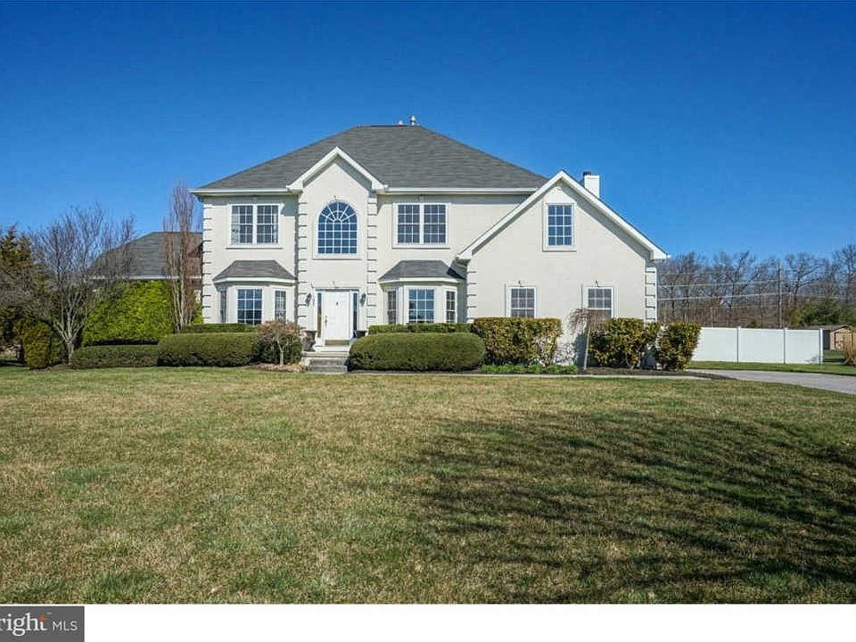 1st image of 132 Karenlynn Dr