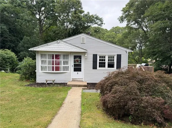 5 Packard Ave, Warwick, RI 02886