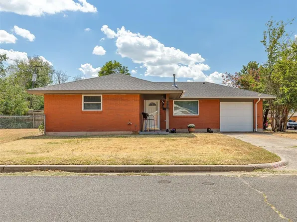 220 S Irving Dr, Moore, OK 73160
