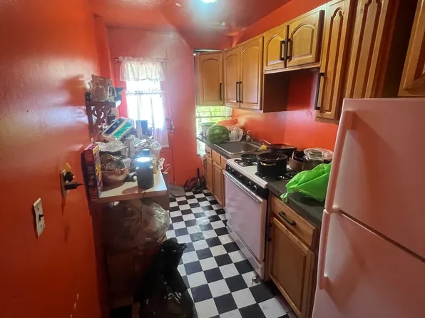 178 Lefferts Avenue image 10 of 18