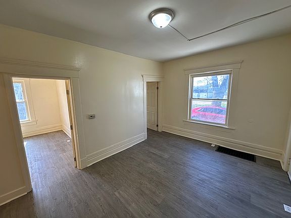 5th image of 2454 Azelda St