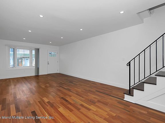 5th image of 24 Lyceum Ct