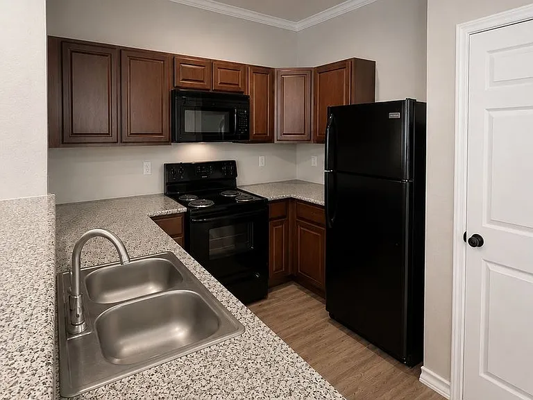 5016 Flipper Dr — Photo 4