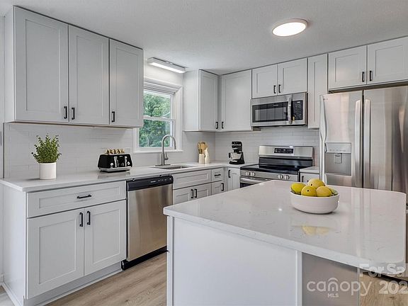 5th image of 1500 19th Avenue Pl NE