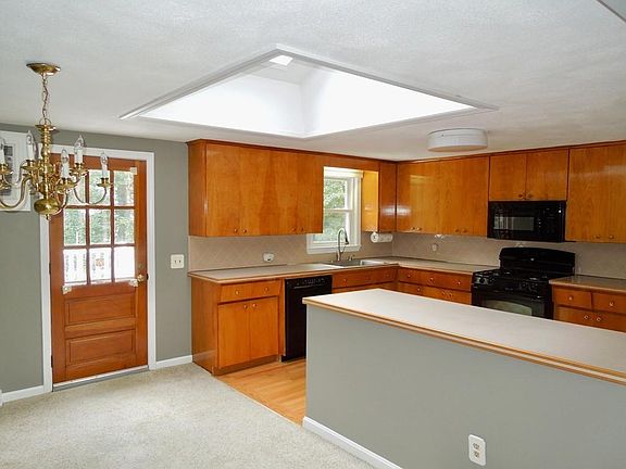 5th image of 38 Flintlocke Dr