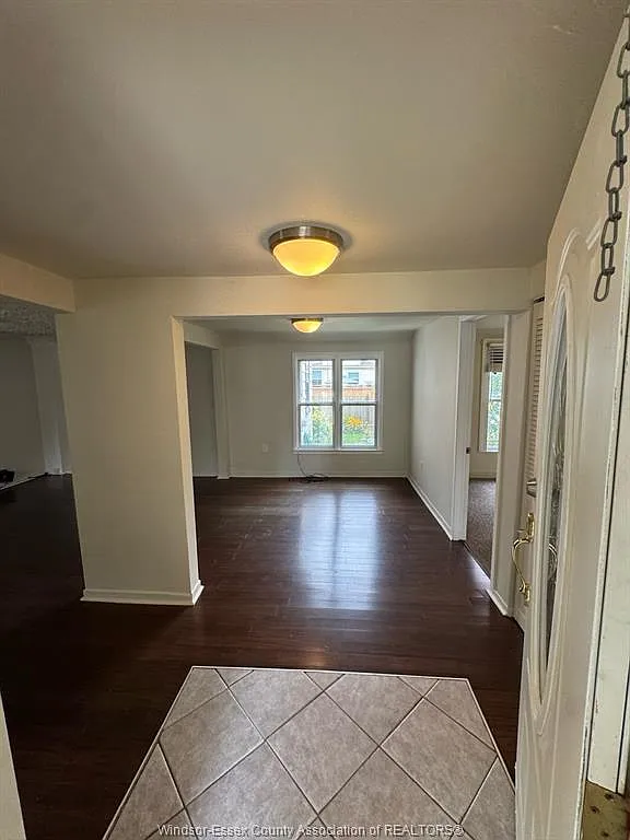 2 bed, 900 sqft, $1,800 — Photo 4