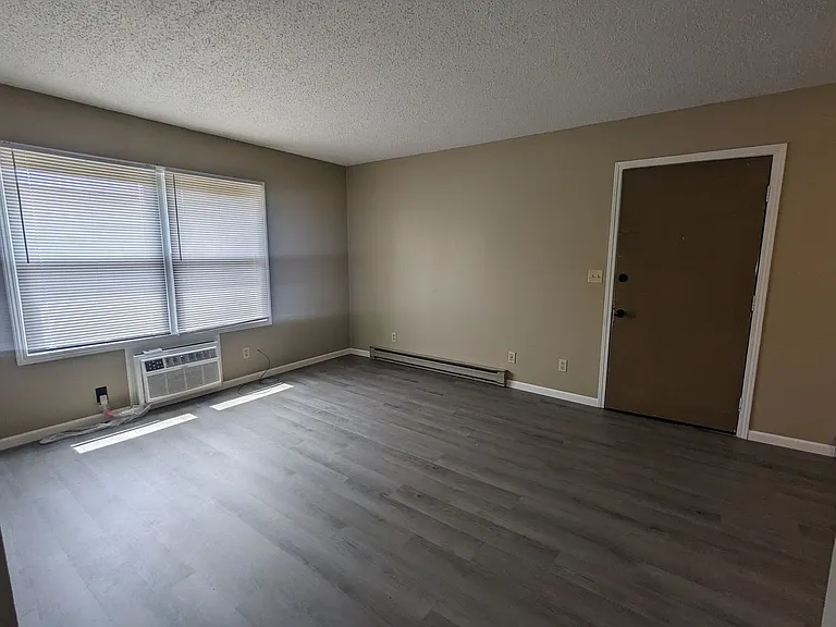 119 Briar Ln — Photo 3