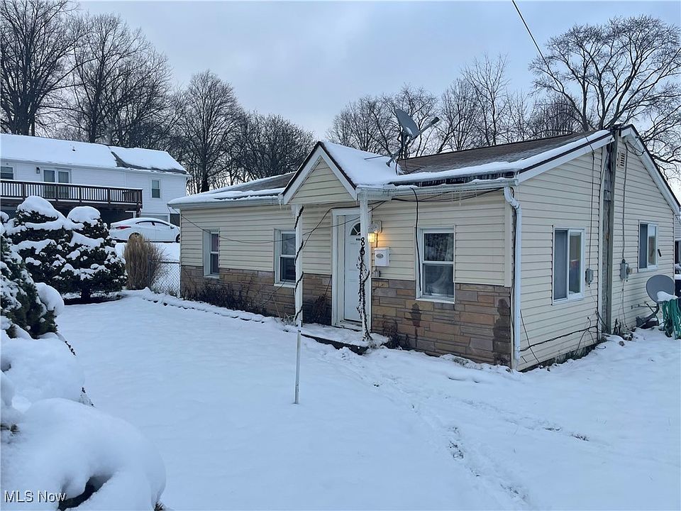 2nd image of 85 Pocantico Ave