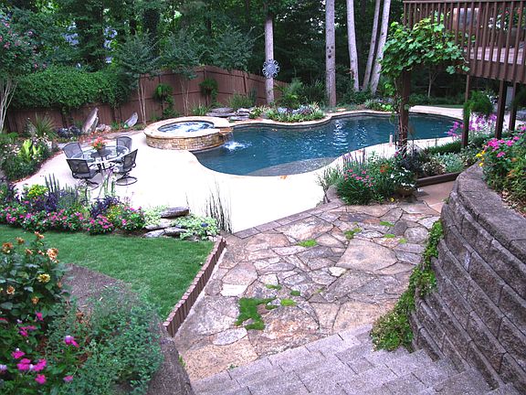 4th image of 2650 Coachmans Cir