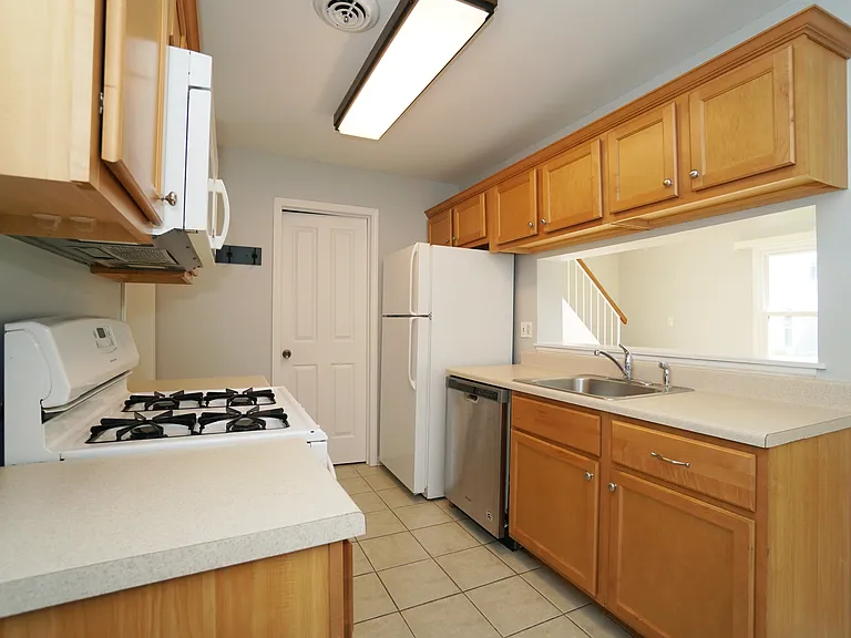 223 Harvest Ct — Photo 6