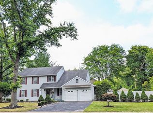 1535 Willow Pond Dr, Yardley, PA 19067