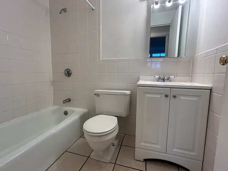 18 Park Ave #18 — Photo 7