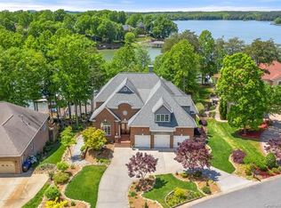 243 Pinnacle Shores Dr, Mooresville, NC 28117