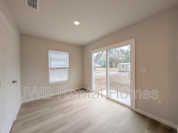 5th image of 6052 Redpoll Ave
