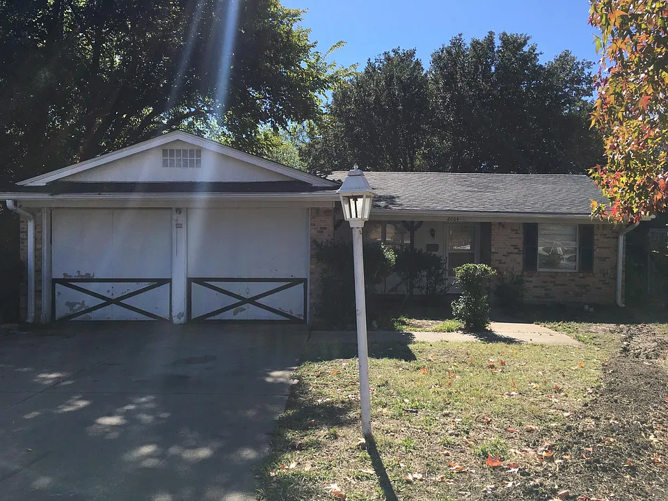 2604 Timberlake Dr