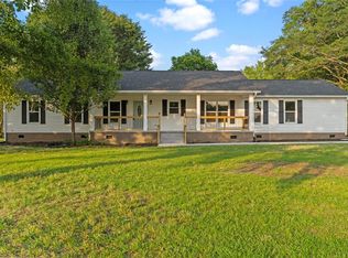 21 K L Wood Ln, Gray Court, SC 29645