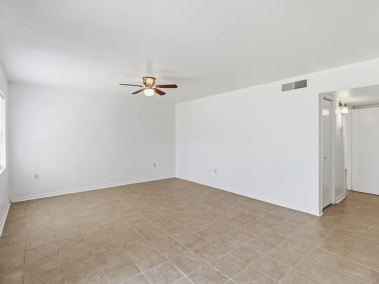 2569 N Alafaya Trl #133 — Photo 5