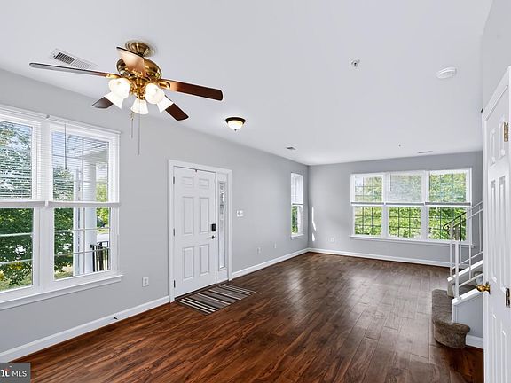 2nd image of 8635 Willow Leaf Ln