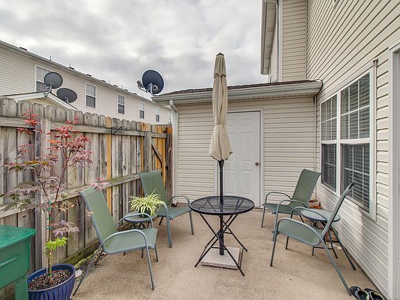3rd image of 341 Arapaho Dr