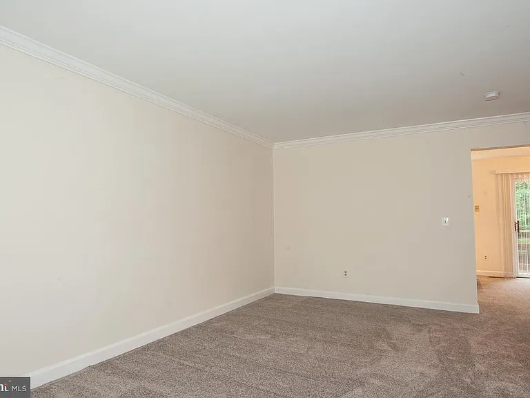 6071 Joust Ln — Photo 4