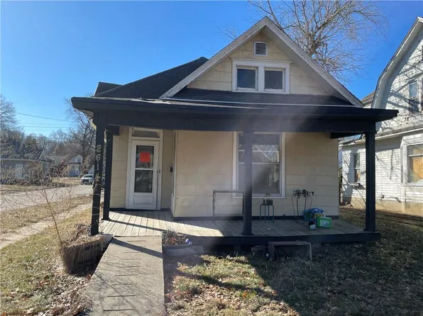 2614 Sacramento St, Saint Joseph, MO 64507