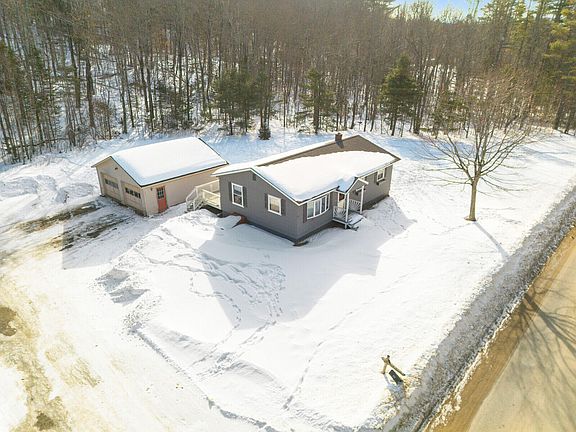 3rd image of 124 Rumford Avenue