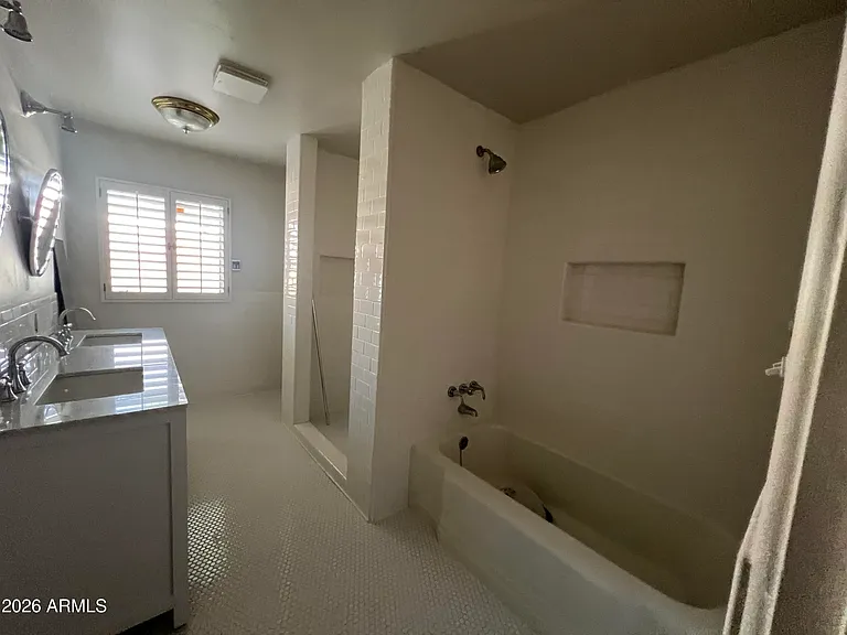 801 W Earll Dr — Photo 21
