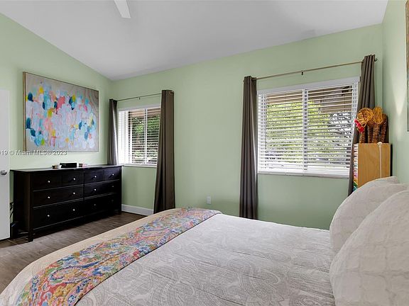 5th image of 16340 Malibu Dr #28