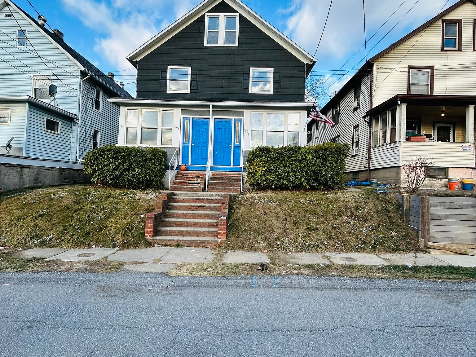 3 bed, 1000 sqft, $700 — Photo 2