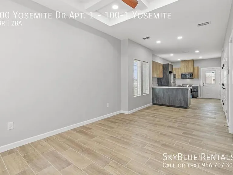100 Yosemite Dr #1 — Photo 3