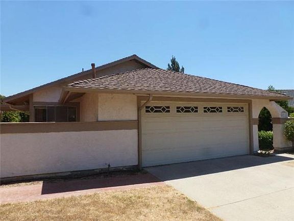3rd image of 2110 Dogwood Pl