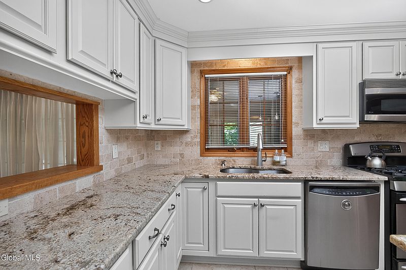 3rd image of 153 Pine Street