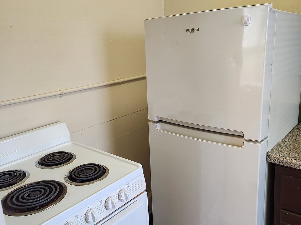 1st image of 523 E King St APT 4
