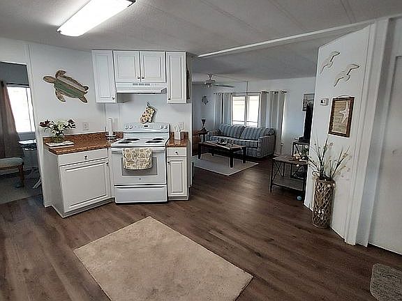 3rd image of 7920 Homer Ave