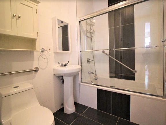 4th image of 60 Jefferson St #1