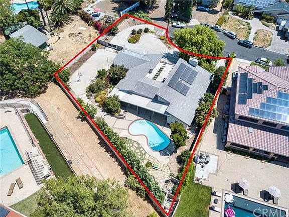 4th image of 17444 Mayflower Dr