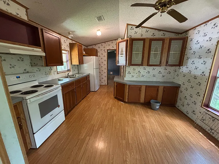 36239 Holiday Dr — Photo 4