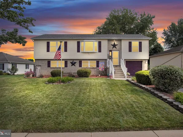 1940 Wyatt Cir, Dover, PA 17315