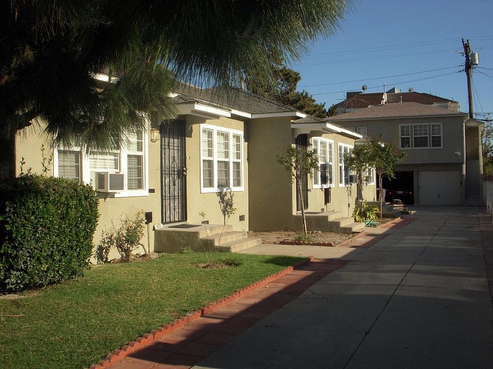 Triplex Front Unit Street view