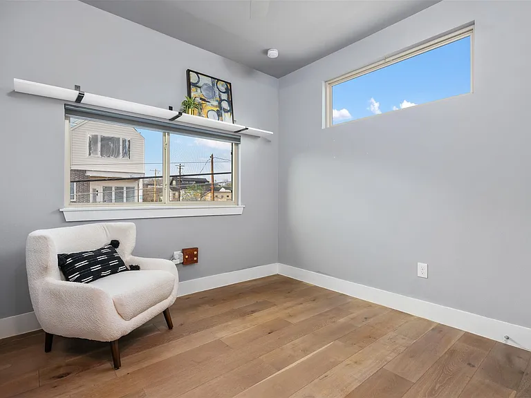 1310 Cedar Ave — Photo 20
