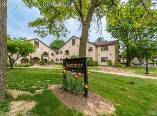 42160 Woodward Ave UNIT 37, Bloomfield Hills, MI
