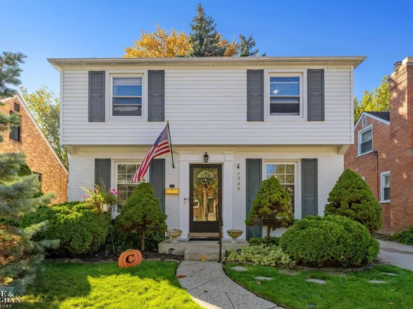 1725 Brys Dr, Grosse Pointe Woods, MI 48236