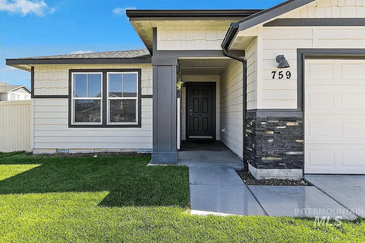3 bed, 1690 sqft, $2,250 — Photo 3