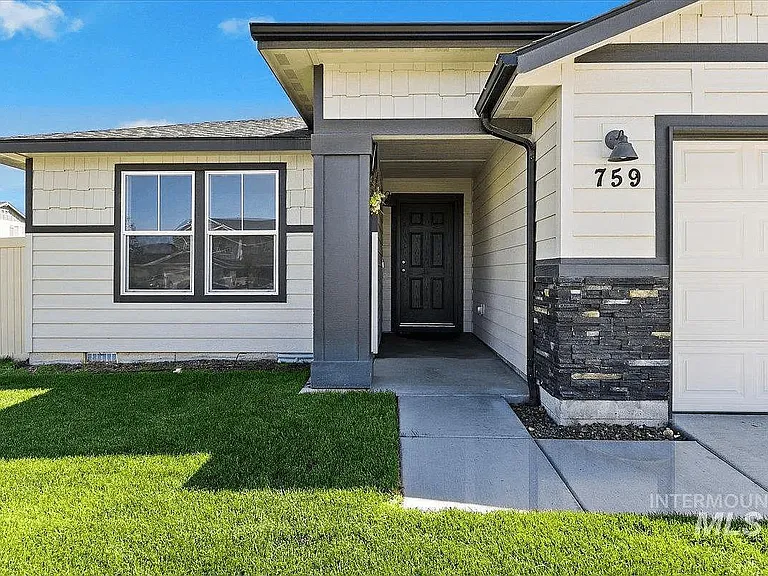 759 Pronghorn Dr — Photo 3